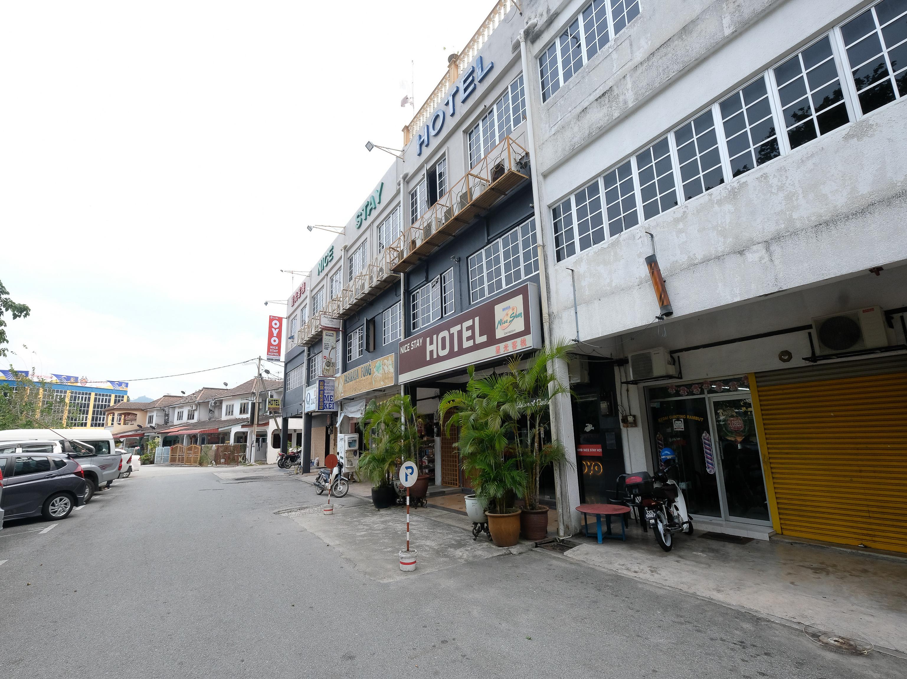 Oyo 1190 Nice Stay Hotel Raub Extérieur photo